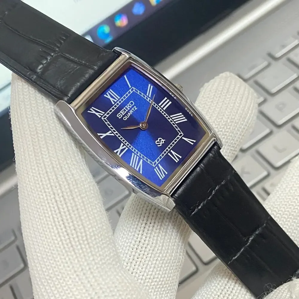 Vintage Style Seiko Quartz Mens Silver Watch & Blue accents W/ Leather Strap